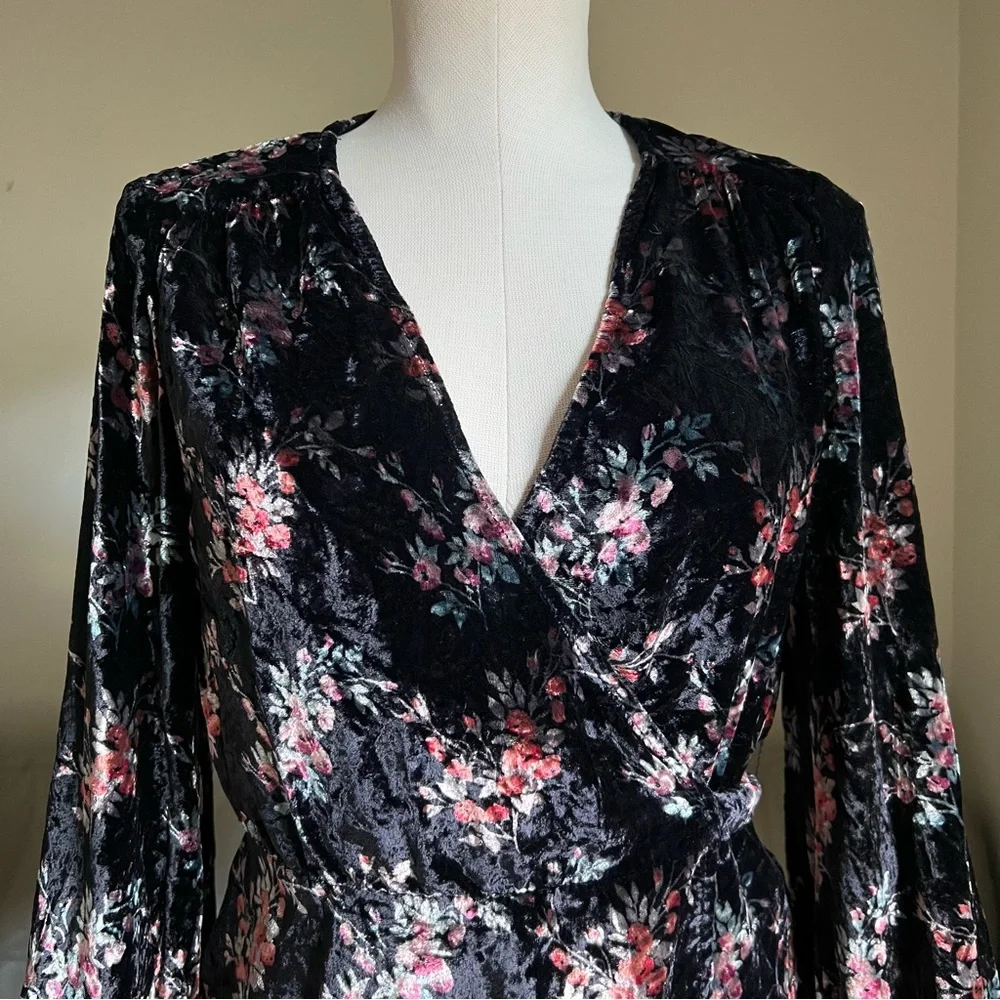 ZARA Velvet Wrap Top Sz S Black Floral Boho Gypsy Bell Sleeves V Neck Whimsical - Picture 5 of 16